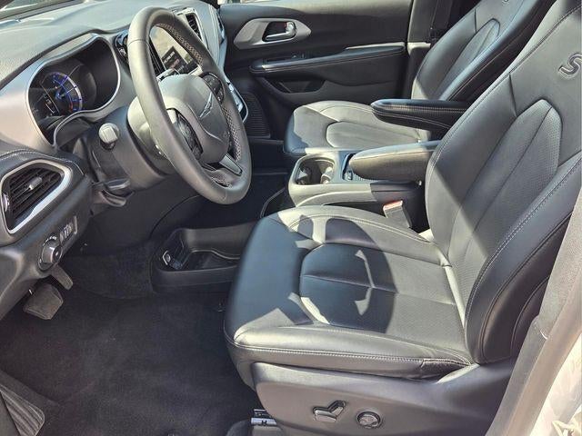 2024 Chrysler Pacifica PHEV Select - Photo 10