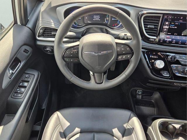 2024 Chrysler Pacifica PHEV Select - Photo 15