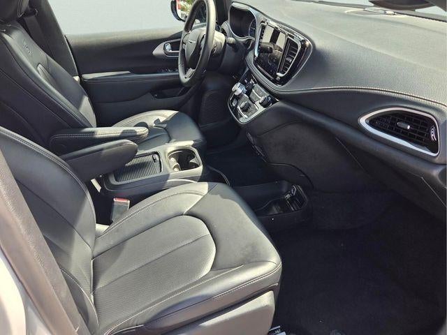 2024 Chrysler Pacifica PHEV Select - Photo 20