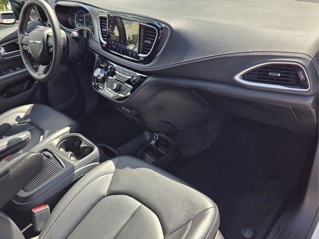 2024 Chrysler Pacifica PHEV Select - Photo 21