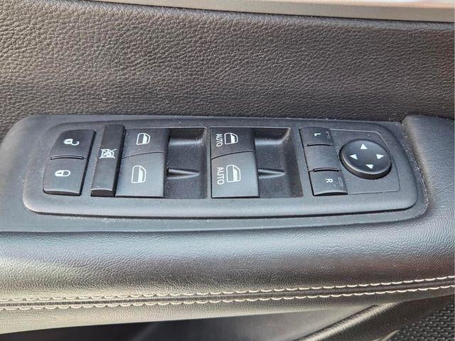 2024 Chrysler Pacifica PHEV Select - Photo 25