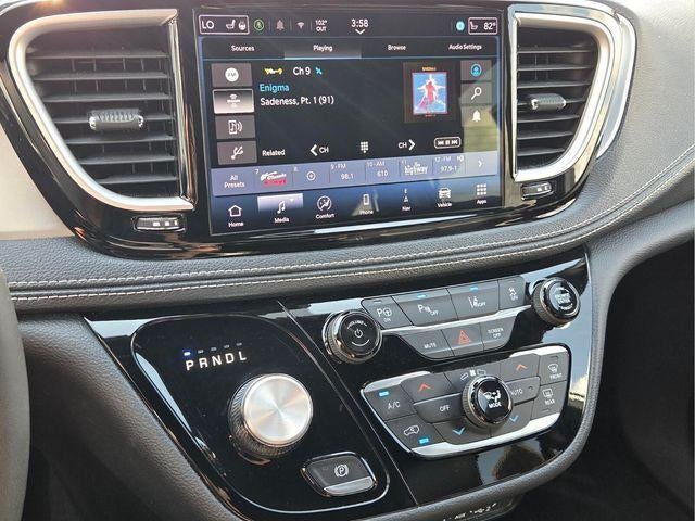 2024 Chrysler Pacifica PHEV Select - Photo 26