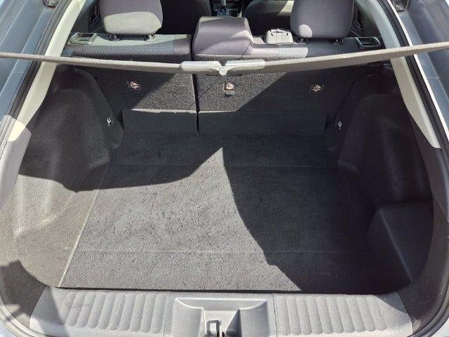 2024 Toyota Prius LE (Natl)