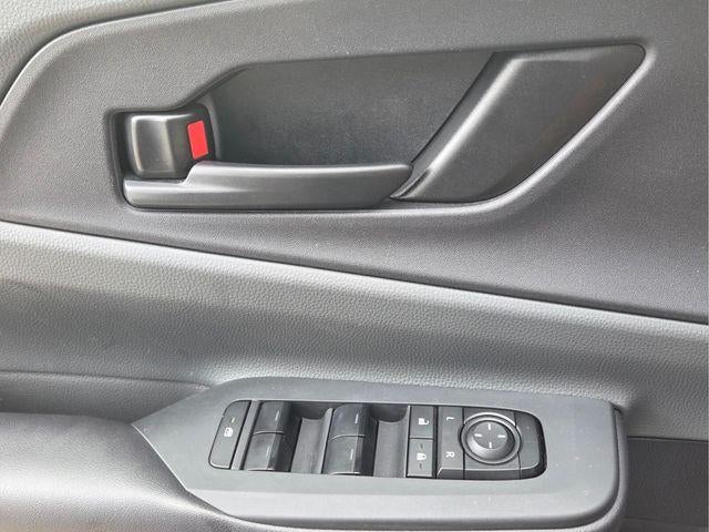 2024 Toyota Prius LE (Natl)