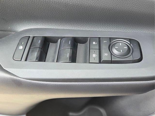 2024 Toyota Prius LE (Natl)